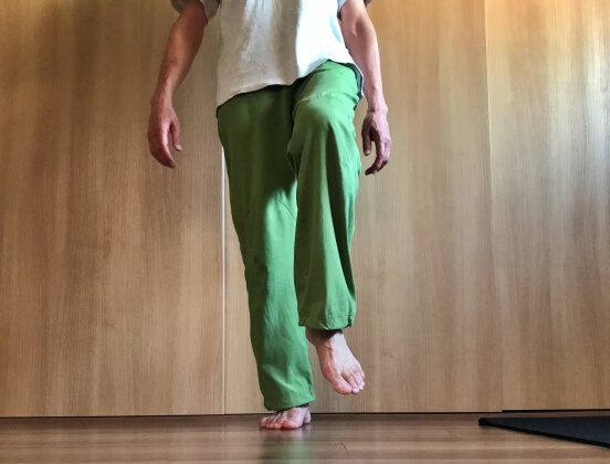 片脚立ちバランス